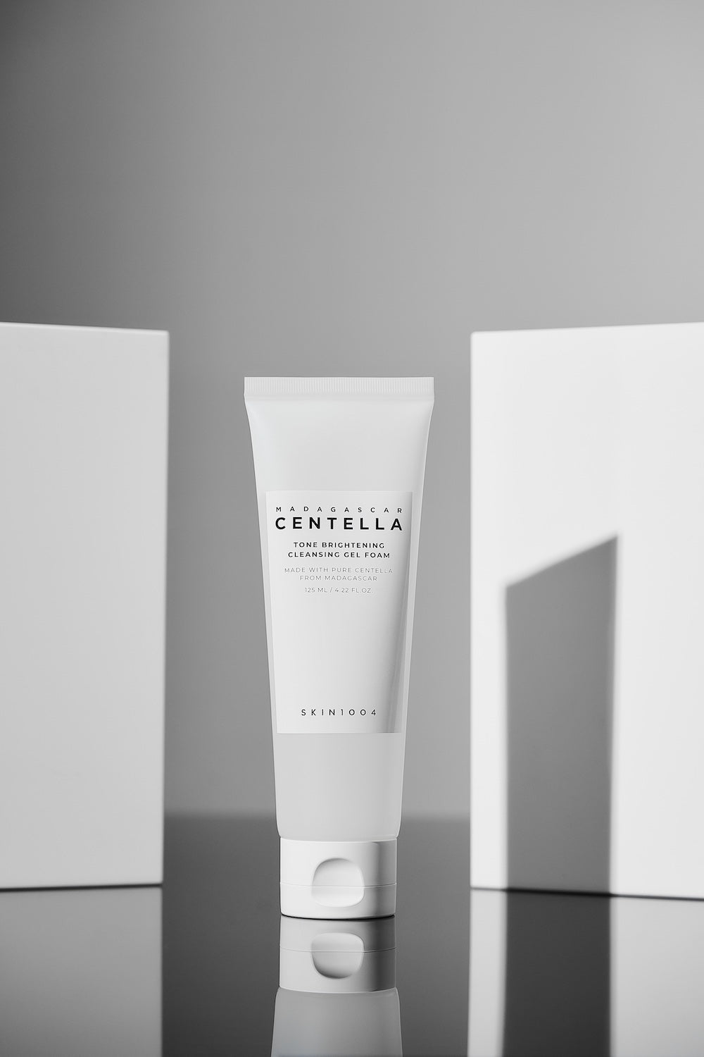 SKIN1004 Madagascar Centella Tone Brightening Cleansing Gel Foam 125ml Korean cleanser product image