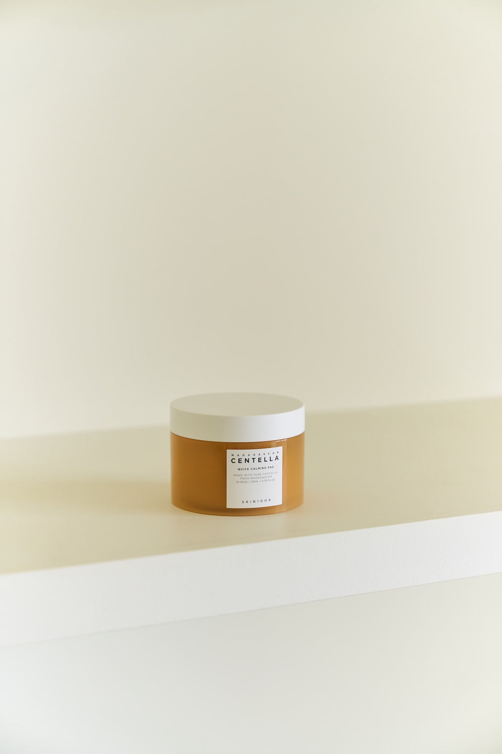 Included tweezers and lid shown separately