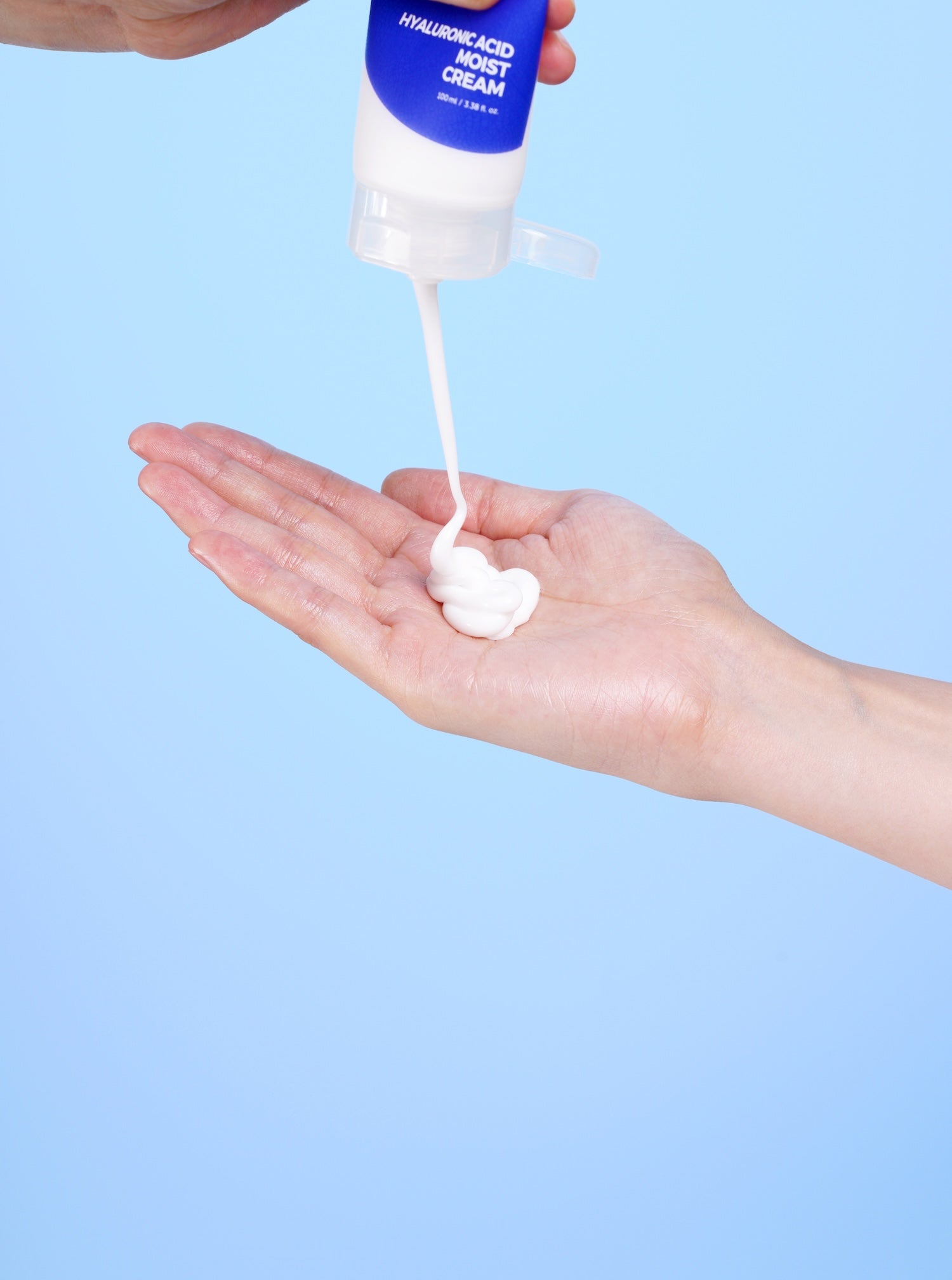 Isntree Hyaluronic Acid Moist Cream 100ml Korean moisturizer product image