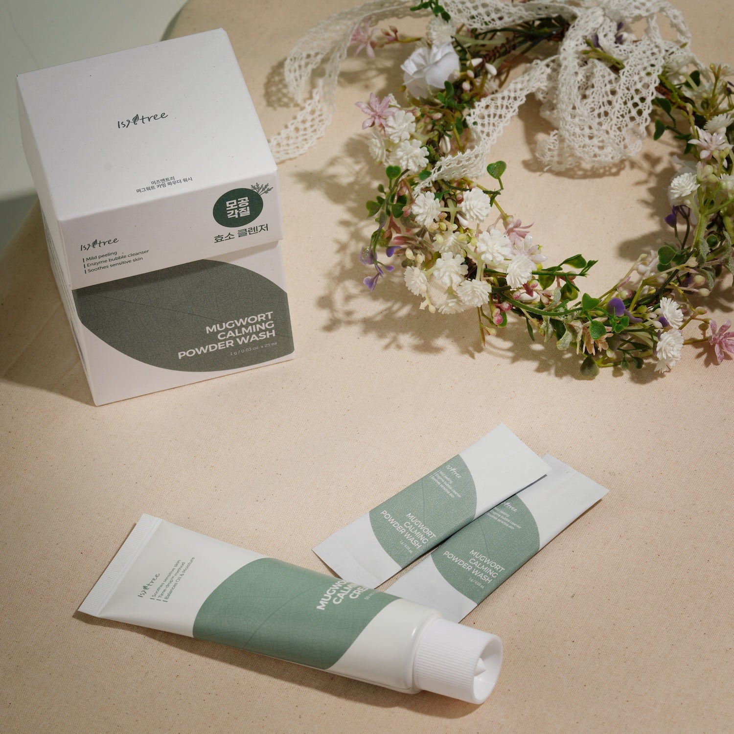 Isntree Mugwort Calming Powder Wash 25 sachet box lifestyle shot