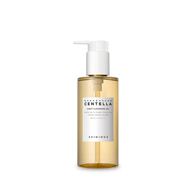 Cleansing oil texture stretched between two fingers