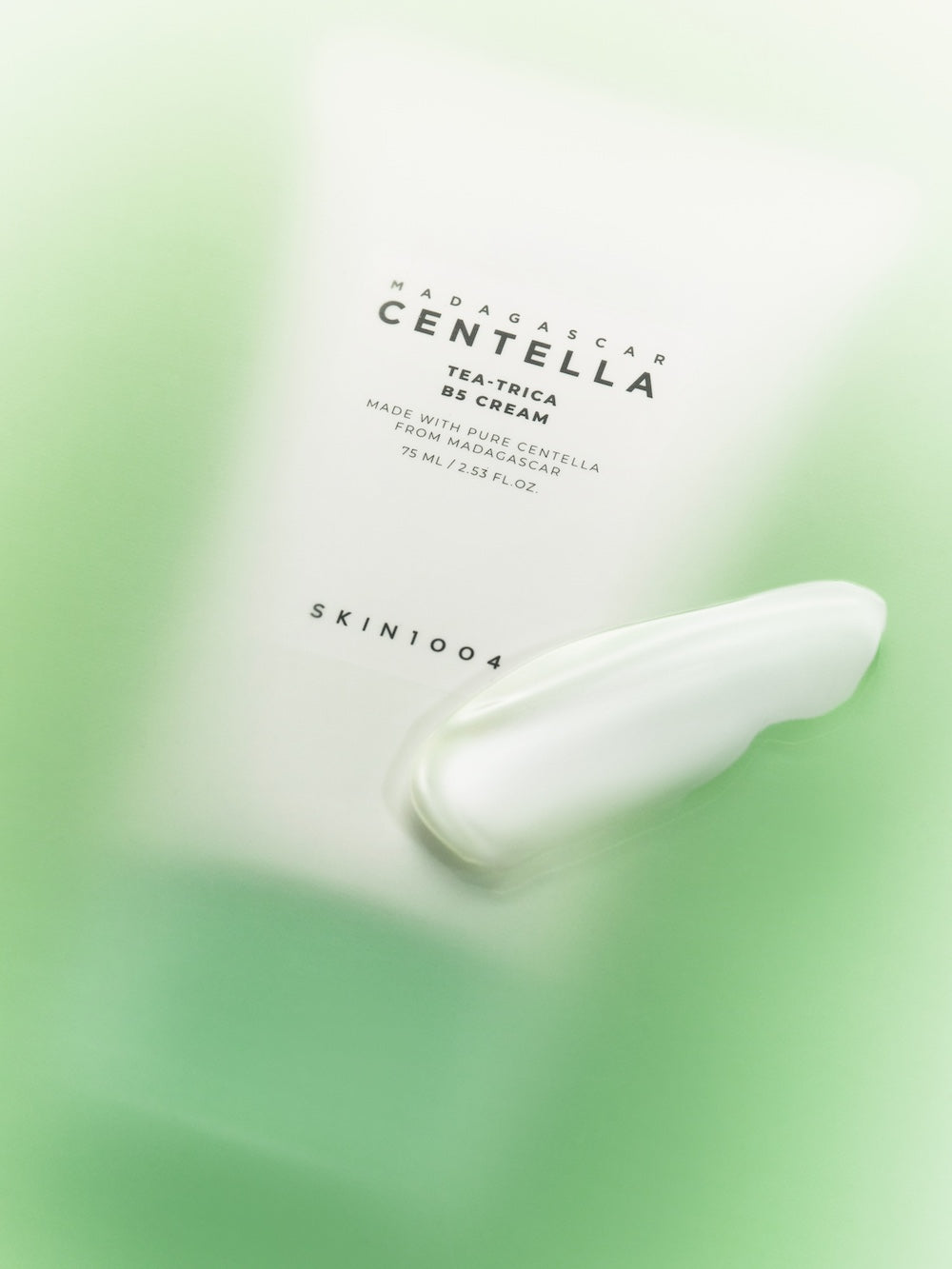 Front label close-up showing the product name and size