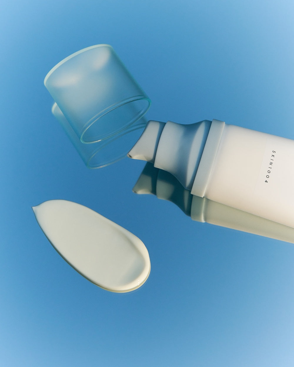Sun serum bottle top-down view of pump head