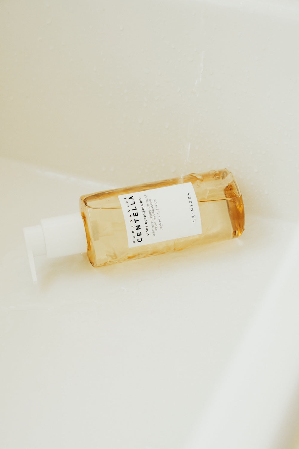SKIN1004 Madagascar Centella Light Cleansing Oil 200ml Korean cleanser product image