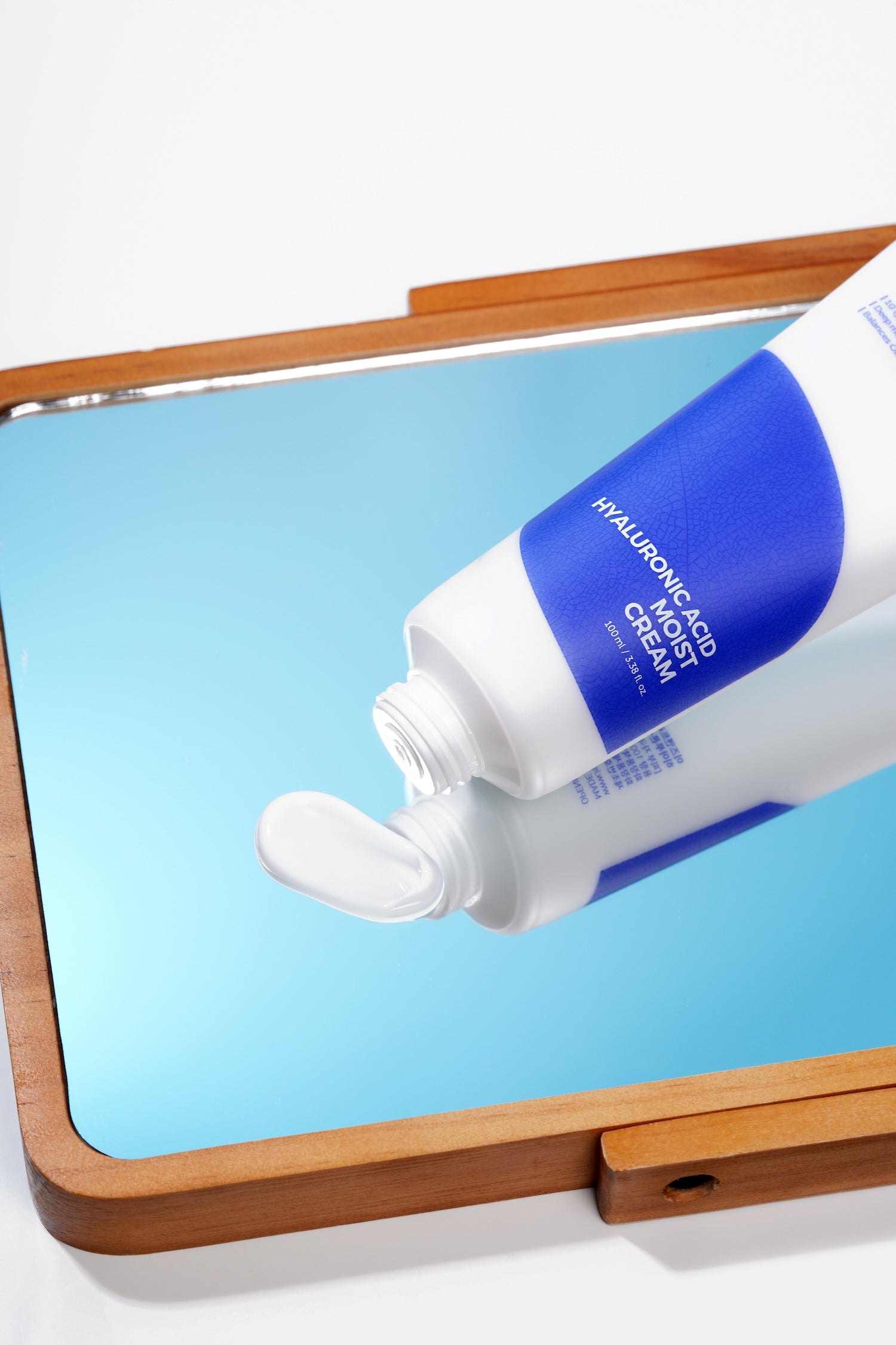 Isntree Hyaluronic Acid Moist Cream 100ml lifestyle shot on bathroom shelf