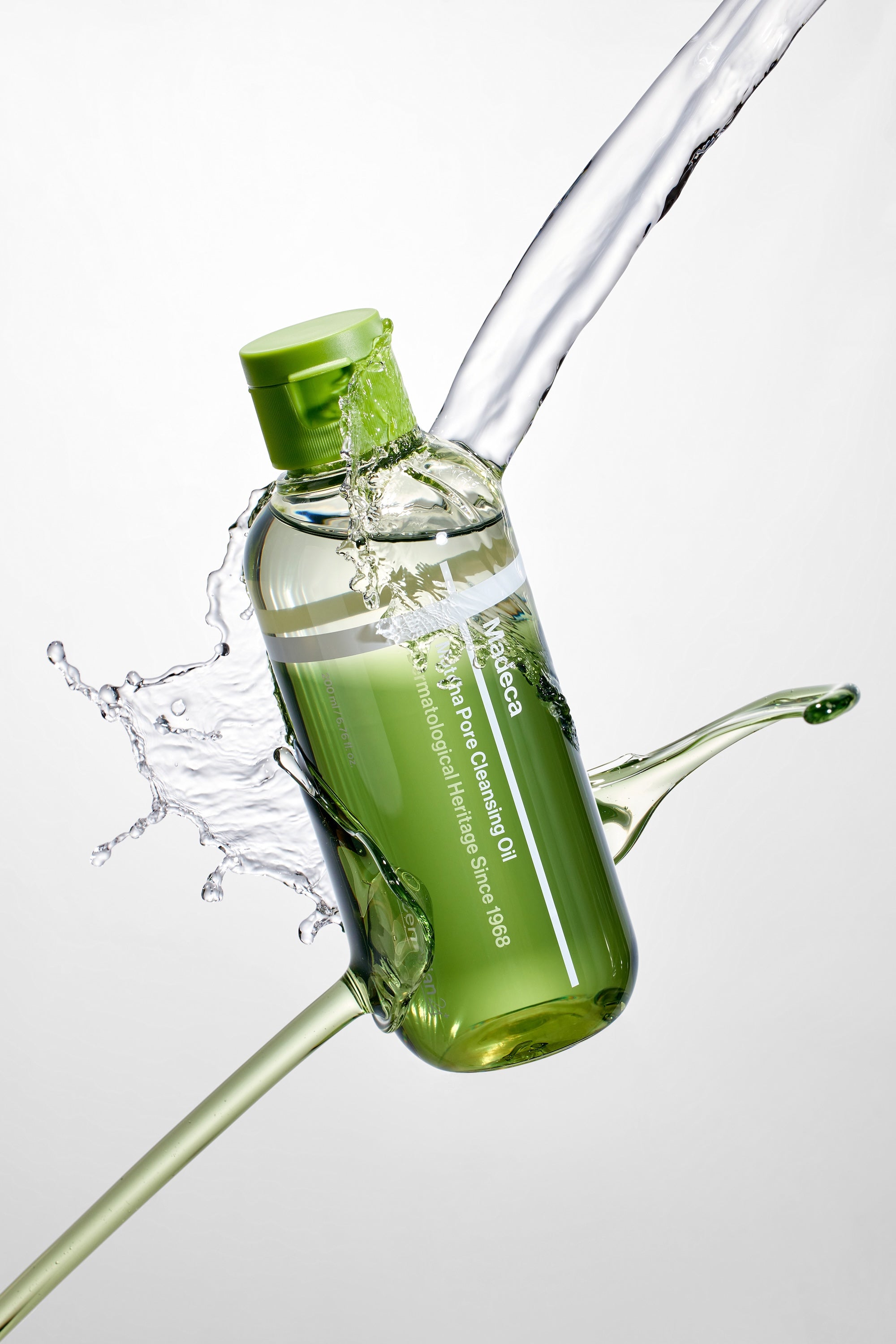Centellian24 Pore Cleansing Oil applied to bare skin for pore treatment