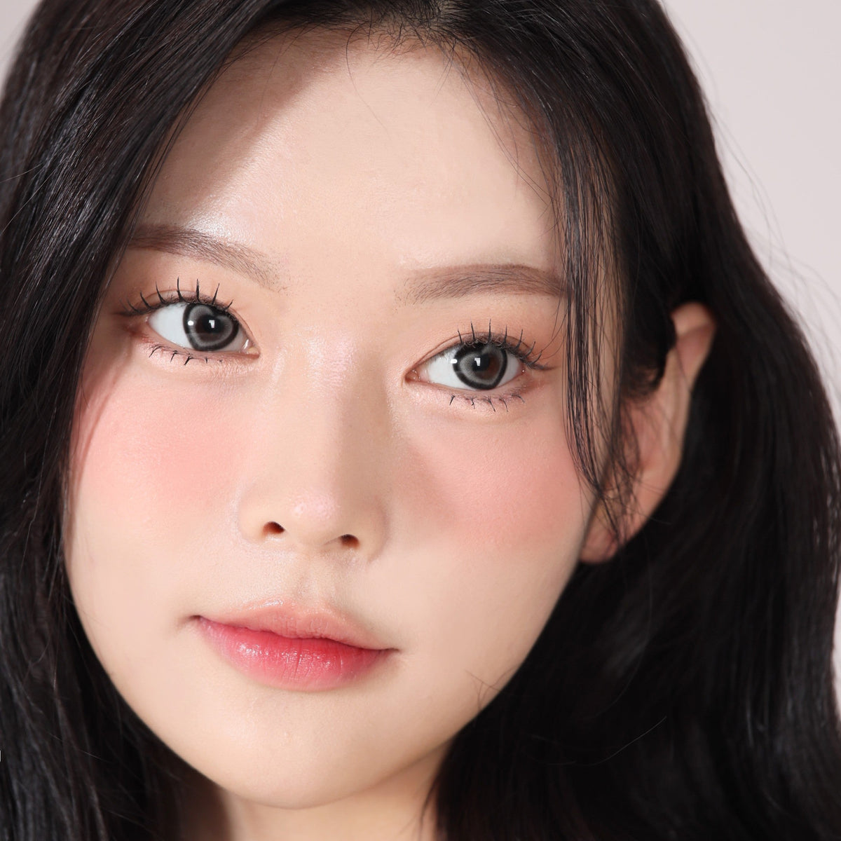 Close-up of Cocoview Heart Ruri Gray heart-pattern lens design